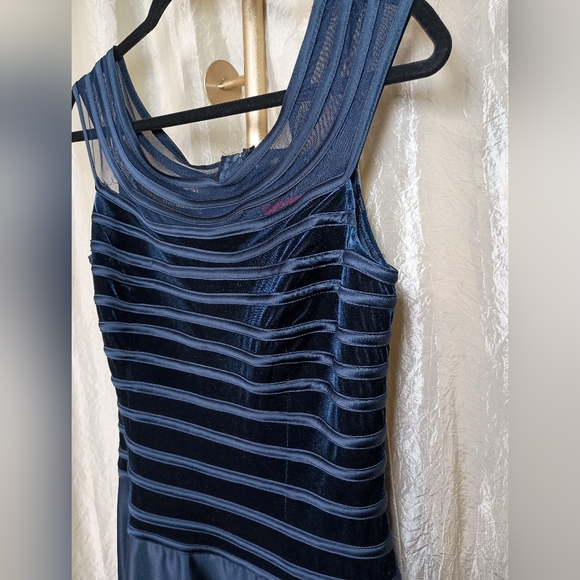 JS Collections 🩷 Illusion Stripped Navy Evening Gown Size 10 - Picture 2 of 9